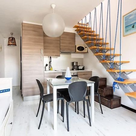 Le Capucin - Petit Duplex Avec Place De Parking Динар Экстерьер фото